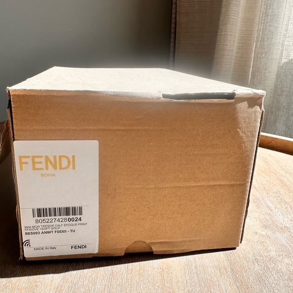 Fendi Mon Trésor leather bucket bag Dove Grey - Picture 11 of 12